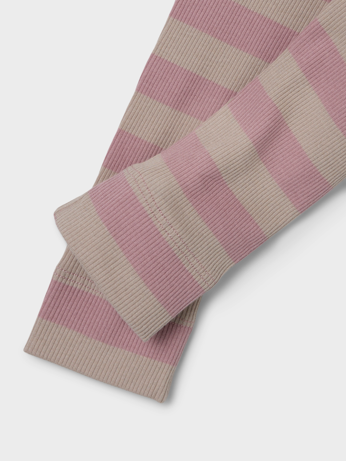 model_shot-front_full